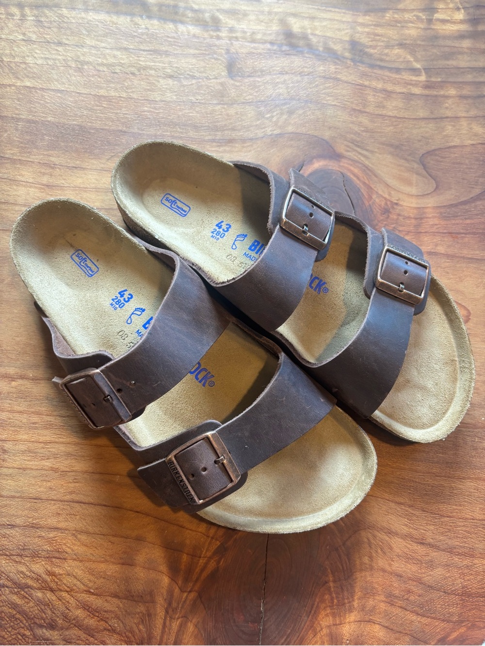 Birkenstock Arizona brown leather sandals